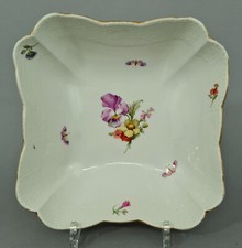 (K1563) 4-eckige KPM Berlin Schüssel, 22x22cm, Neuosier, bunte Blumen, 1.Wahl