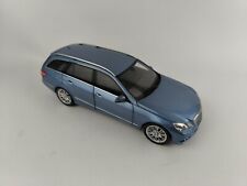 Mercedes E Klasse T Modell Minichamps Modellauto 1:18 Blau