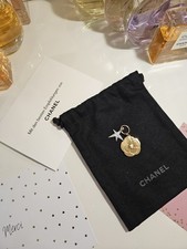Chanel Anhänger Charm Kamelie