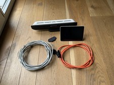 Poly Studio X30 Videokonferenzsystem + TC8 Touch Panel – All-in-One Videobar