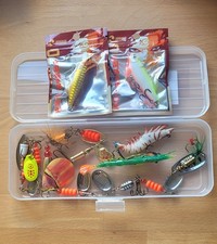 Köderboxen mit blinker spinner wobbler