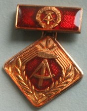 DDR Medaille Aktivist Der