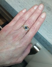 Eleganter Ring aus Gold 585,14K mit Kunstsaphir Kristall /Zirkon, wie neu