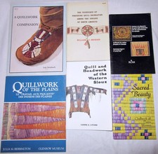 Plains-Indianer Quillwork Buch-Konvolut EXTREM RAR  Museums-Hefte Lakota Trapper