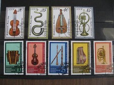 DDR: Komplette Sätze Musikinstrumente, Uhren, Kunst, gestempelt, Falzreste