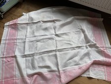Alte Leinentischdecke 135×170 cm | Rosé Jacquard | Monogramm BH | Vintage