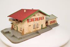 Faller B-108 Bahnhof Bergheim/Neudorf 50'er Jahre Holzmodell fertig aufgebaut