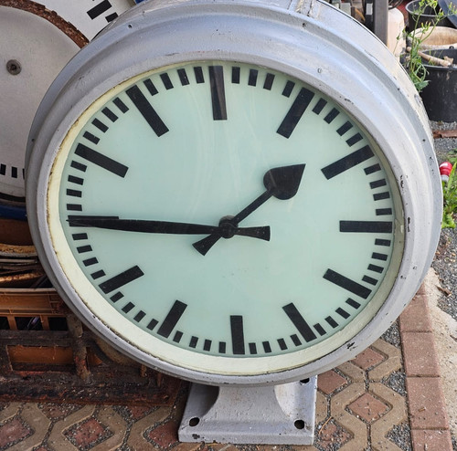 Bahnhofsuhr bohmeyer halle - bahnhofsuhr,