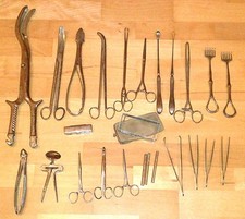Konvolut alte Chirurgische Instrumente - OP-Besteck - Feldbesteck - Arzt