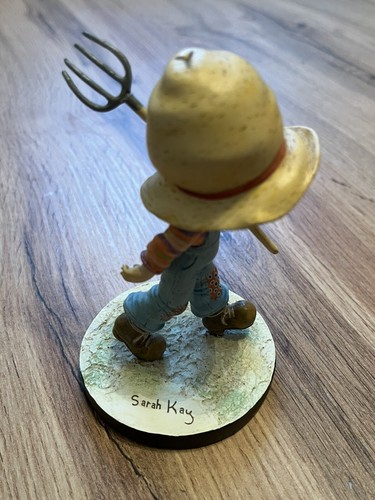 Sarah kay figur junge mit - kay,