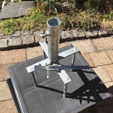 Sonnenschirmständer zum Einschlagen. 32 mm verzinkt