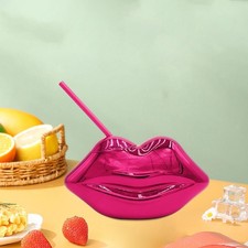 Lippenförmiger Becher