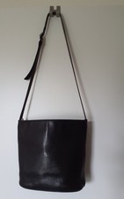 Umhängetasche Damen - Sonnenleder - Leder - schwarz – Maße cm B 32/27*H 26* T 14