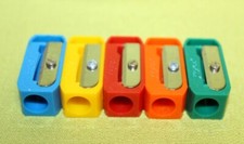 5 DDR Spitzer Rubin Schulspitzer Schule Anspitzer VEB bunt gemischt T1