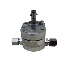 Orsta Hydraulik   ADG1,6  Orsta Schmierölpumpe / Zahnradpumpe TGL 17-747407