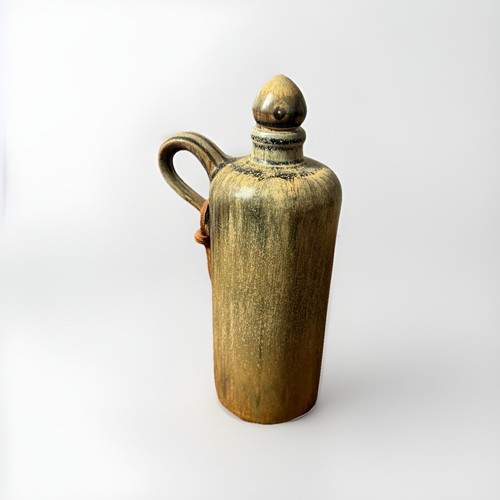 Rustikale steinzeugflasche mit - rustikale,