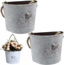 Hängende Blumentöpfe aus