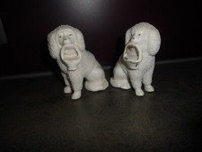 2 alte Porzellanfiguren Hundefigur " Pudel " weiß ungemarkt