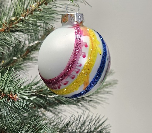 Christmas ball glass hand