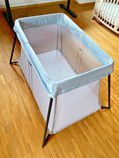 BabyBjörn Reisebett - Packmaß ca. 60x50x18 cm / Liegefläche ca. 60x107 cm