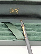 CROSS Classic Century Kugelschreiber mattschwarz/gold mit Clip-Logo "F"