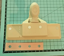 BASTELN : LOCH - BORDÜREN - Stanzer von Martha Stewart ca. 2 x 4 cm ( 27 )