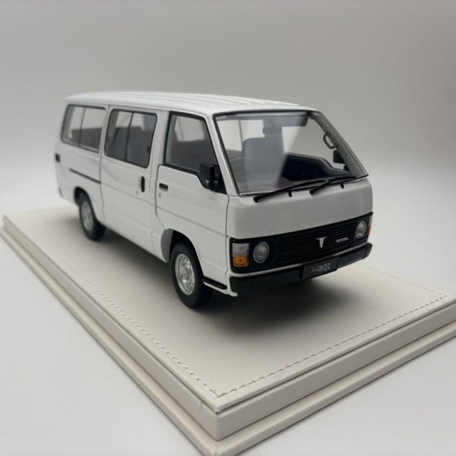 Original toyota hiace - 1:18,
