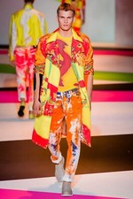 Versace Coat | RunwaySpring 2014 Menswear Collection | Versace Mantel