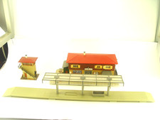 Bahnhof + Bahnsteig + Stellwerk   - Faller  HO Fertigmodell  - #140   - gebr.