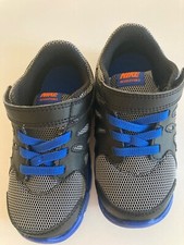Nike Turnschuhe Kinder Gr 25