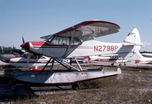 Piper cub n2798p - (schwimmer),,
