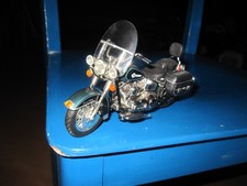 Harley Davidson Heritage Softtail Classic 2002 1:18 Ertl