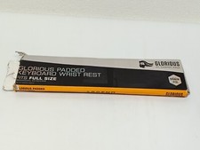 Glorious Gaming Stealth Tastatur Handballenauflage -Verpackung Lagerungsspuren