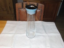 WMF Wasserkaraffe, 1 L , Karaffe , blauer  Kippdeckel