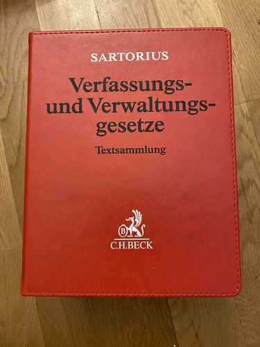 Verfassungs und - verfassungs-,