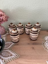 6 kleine Keramikdosen mit