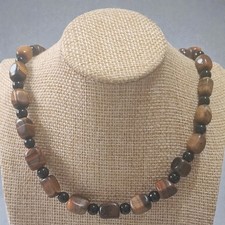 Handmade Kette . TIGERAUGE