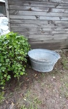 seltene mittelgroße runde  Zinkwanne Zinkschaffe Gestaltung Behältnis  