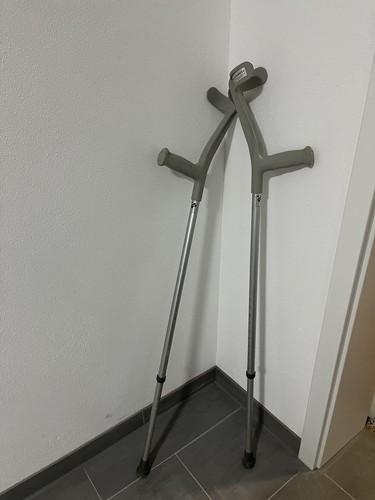 Gehhilfen krücken paar