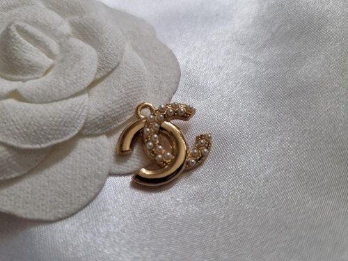 Chanel perle charm - chanel,