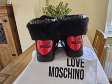 Damen Love Moschino MOONBOOTS aus Schwarzen dicken Fell Gr. 37   NP.179€