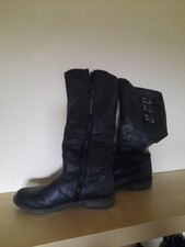 Stiefel mit hohem Schaft