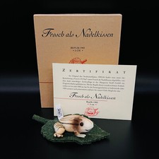 STEIFF FROSCH ALS NADELKISSEN