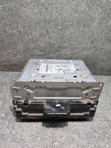 Chrysler 300c 2011 - chrysler, radio