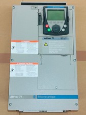 Schneider Telemecanique Altivar 71 / 22KW Frequenzumrichter ATV71HD22N4 + HMI