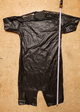 Glanznylon Anzug mit Schulterreissverschlüssen, S