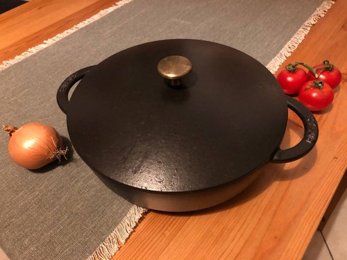 Staub bräter mit - staub,