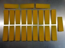 22 gelbe Kunststoffkeile