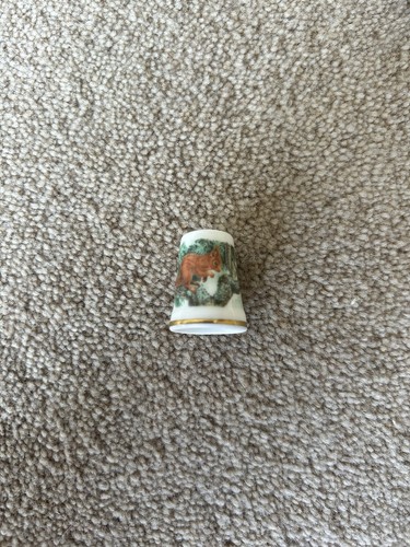 Royal albert red squirrel - red,