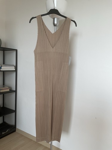 Pleats please issey - please, miyake